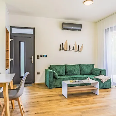 Daniel By Interhome * Балатонсарсо